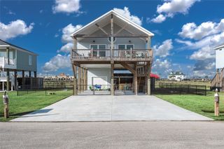 2285 E Lobster Street, Crystal Beach, TX 77650