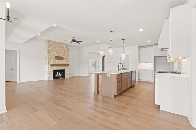 105 CRUDEN BAY DR, Columbia, MO 65201