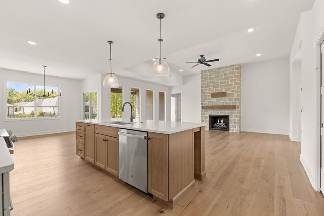 105 CRUDEN BAY DR, Columbia, MO 65201