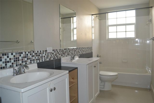 1935 Madeira Dr 1935, Weston, FL 33327