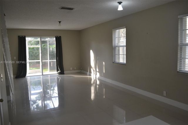 1935 Madeira Dr 1935, Weston, FL 33327