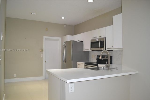 1935 Madeira Dr 1935, Weston, FL 33327