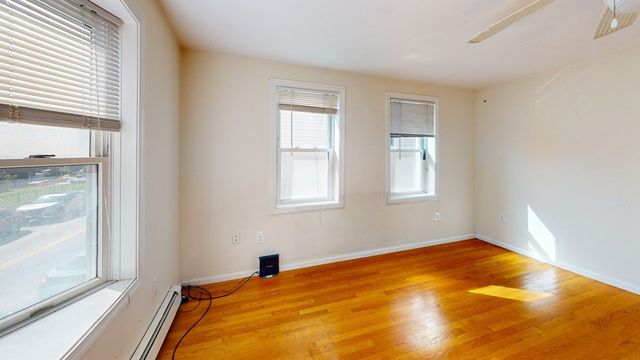 115 L St 1, Boston, MA 02127