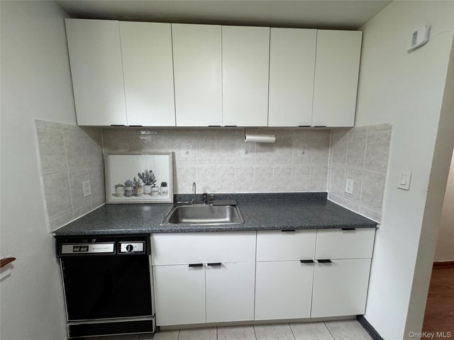 67-77 152nd Street 184B, Flushing, NY 11367