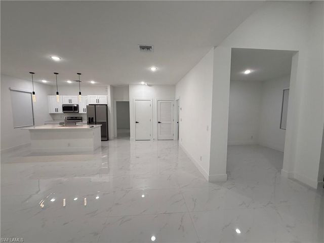 3311 72nd ST W, Lehigh Acres, FL 33971