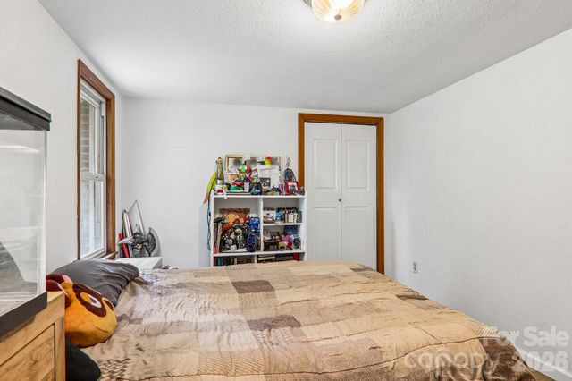 677 Mount Olivet Road, Zirconia, NC 28790