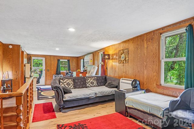 677 Mount Olivet Road, Zirconia, NC 28790
