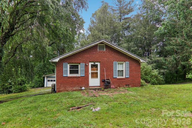 677 Mount Olivet Road, Zirconia, NC 28790