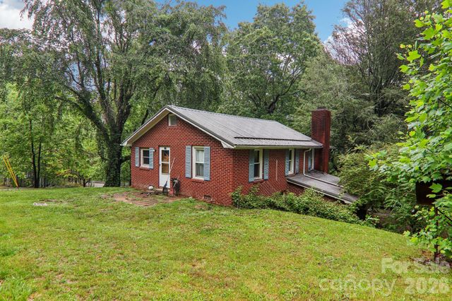 677 Mount Olivet Road, Zirconia, NC 28790
