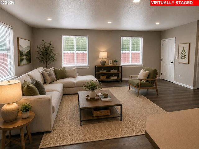 243 LACASA St, Eugene, OR 97402
