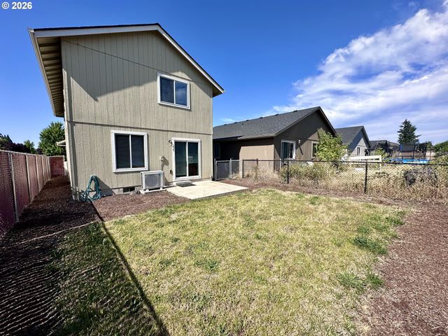 243 LACASA St, Eugene, OR 97402