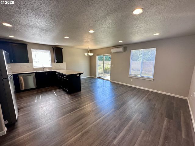243 LACASA St, Eugene, OR 97402