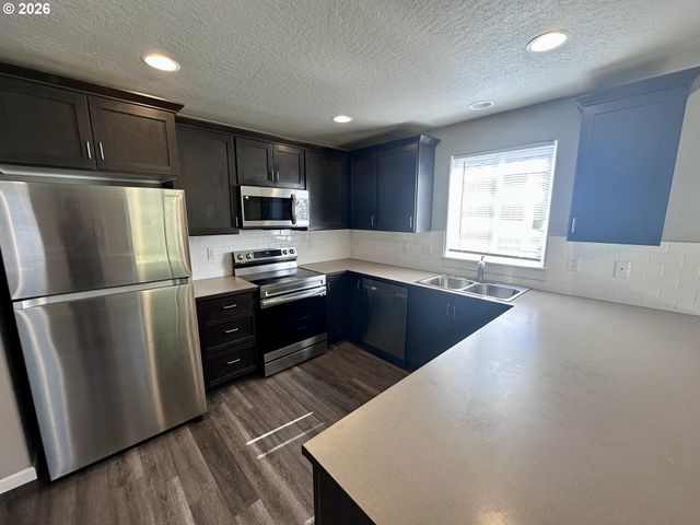 243 LACASA St, Eugene, OR 97402