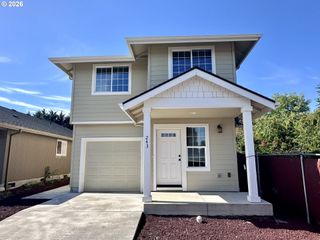 243 LACASA St, Eugene, OR 97402