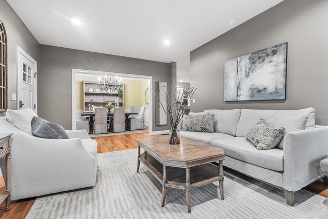 10 Charles View Lane, Medway, MA 02053