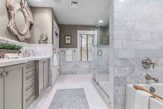 10 Charles View Lane, Medway, MA 02053
