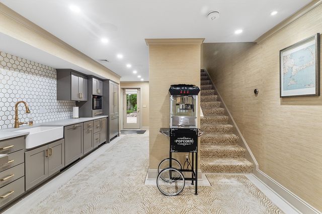 10 Charles View Lane, Medway, MA 02053