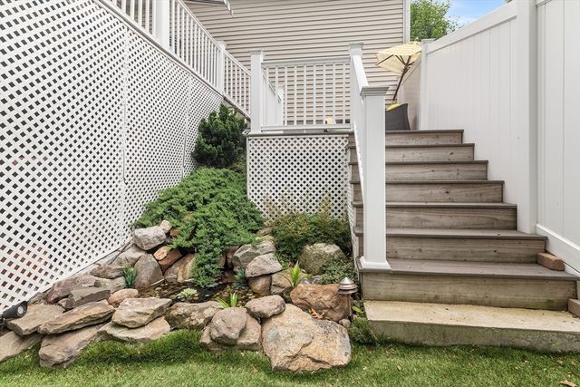 10 Charles View Lane, Medway, MA 02053
