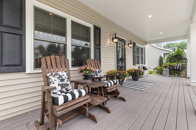 10 Charles View Lane, Medway, MA 02053