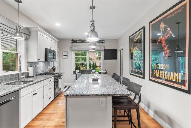 10 Charles View Lane, Medway, MA 02053
