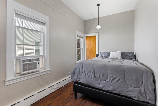3020 N Francisco Avenue, Chicago, IL 60618