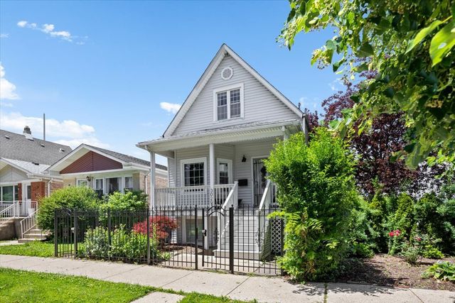 3020 N Francisco Avenue, Chicago, IL 60618