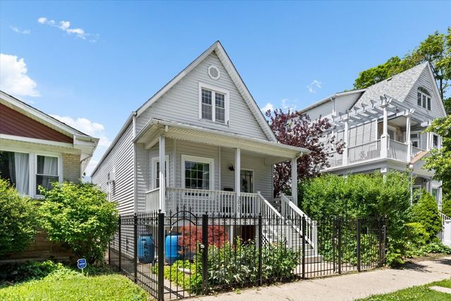 3020 N Francisco Avenue, Chicago, IL 60618