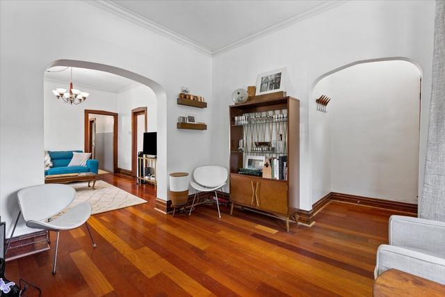 3020 N Francisco Avenue, Chicago, IL 60618