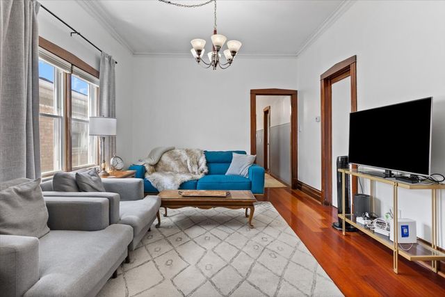 3020 N Francisco Avenue, Chicago, IL 60618