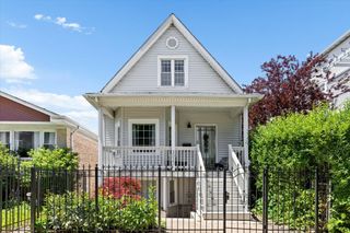3020 N Francisco Avenue, Chicago, IL 60618