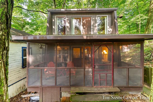 14433 S Highland Road, Grand Haven, MI 49417