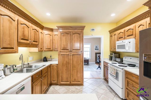 316 Old Farm Road, Perry, GA 31069