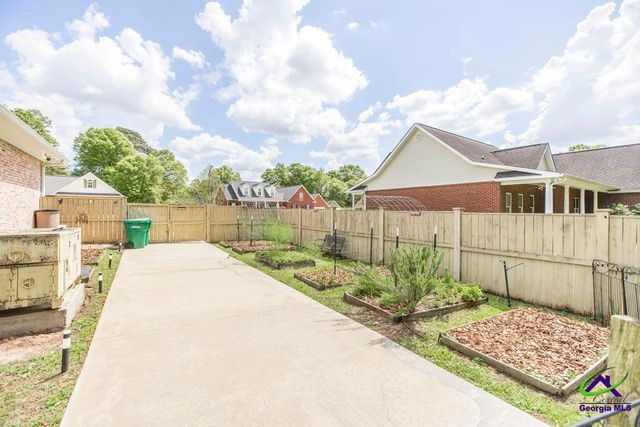 316 Old Farm Road, Perry, GA 31069