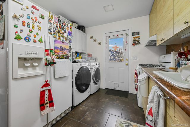 5 Chestnut Road, Inwood, NY 11096