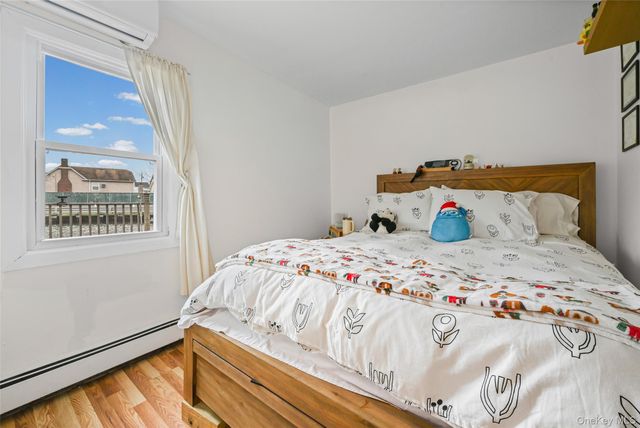 5 Chestnut Road, Inwood, NY 11096