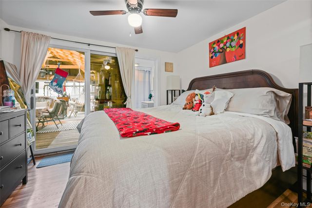 5 Chestnut Road, Inwood, NY 11096