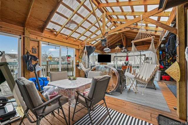 5 Chestnut Road, Inwood, NY 11096