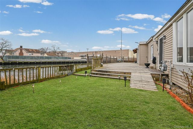 5 Chestnut Road, Inwood, NY 11096