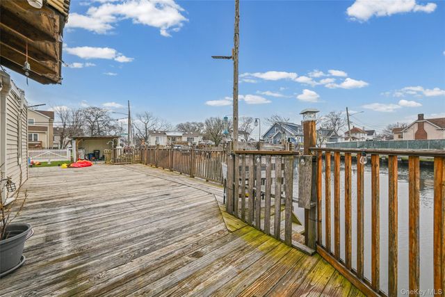 5 Chestnut Road, Inwood, NY 11096