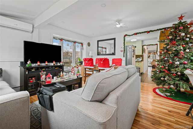 5 Chestnut Road, Inwood, NY 11096