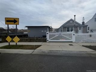 5 Chestnut Road, Inwood, NY 11096