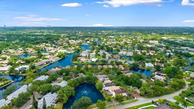 9847 Fairway Cove Lane, Plantation, FL 33324