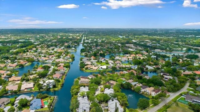 9847 Fairway Cove Lane, Plantation, FL 33324