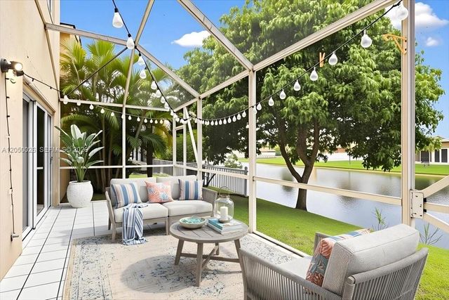 9847 Fairway Cove Lane, Plantation, FL 33324