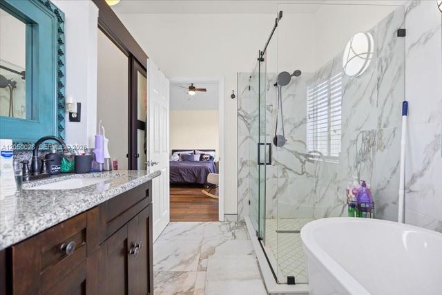 9847 Fairway Cove Lane, Plantation, FL 33324