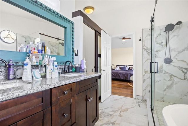 9847 Fairway Cove Lane, Plantation, FL 33324