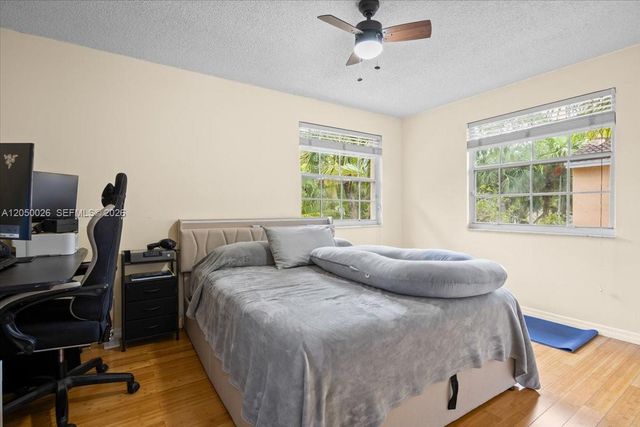 9847 Fairway Cove Lane, Plantation, FL 33324