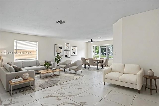9847 Fairway Cove Lane, Plantation, FL 33324