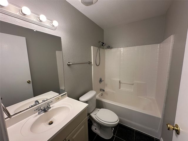 726 Elkhart Avenue, Dallas, TX 75217