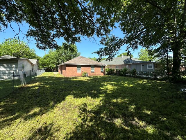 726 Elkhart Avenue, Dallas, TX 75217